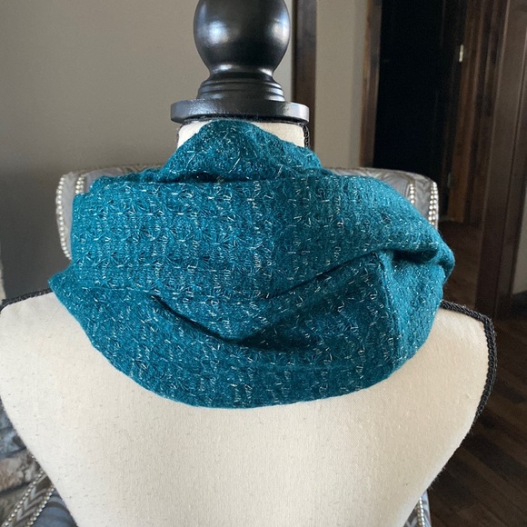 Infinity Scarf - Picture 7 of 9